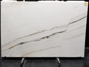 Bianco Lasa slab 1
