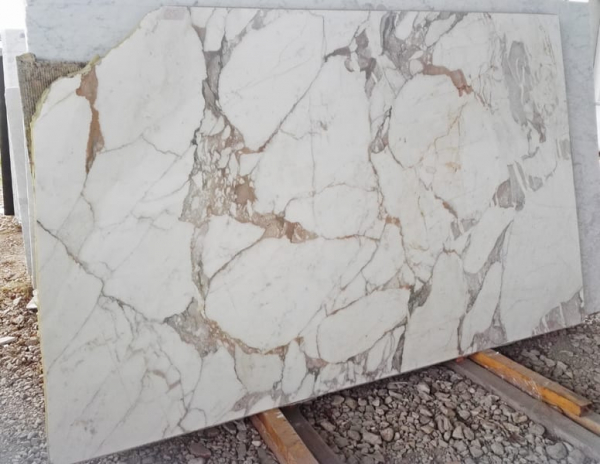 calacatta oro stone slab stock from grama blend uk