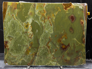 slab of green onyx from grama blend uk