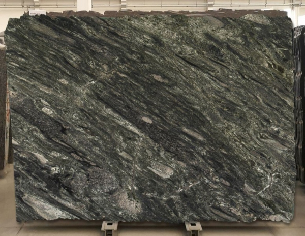 verde imperiale slab from grama blend uk