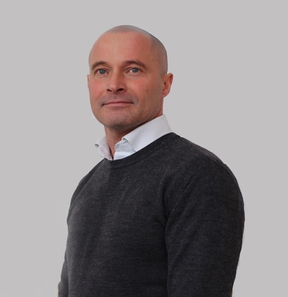 Chris Mackie Head Shot 1