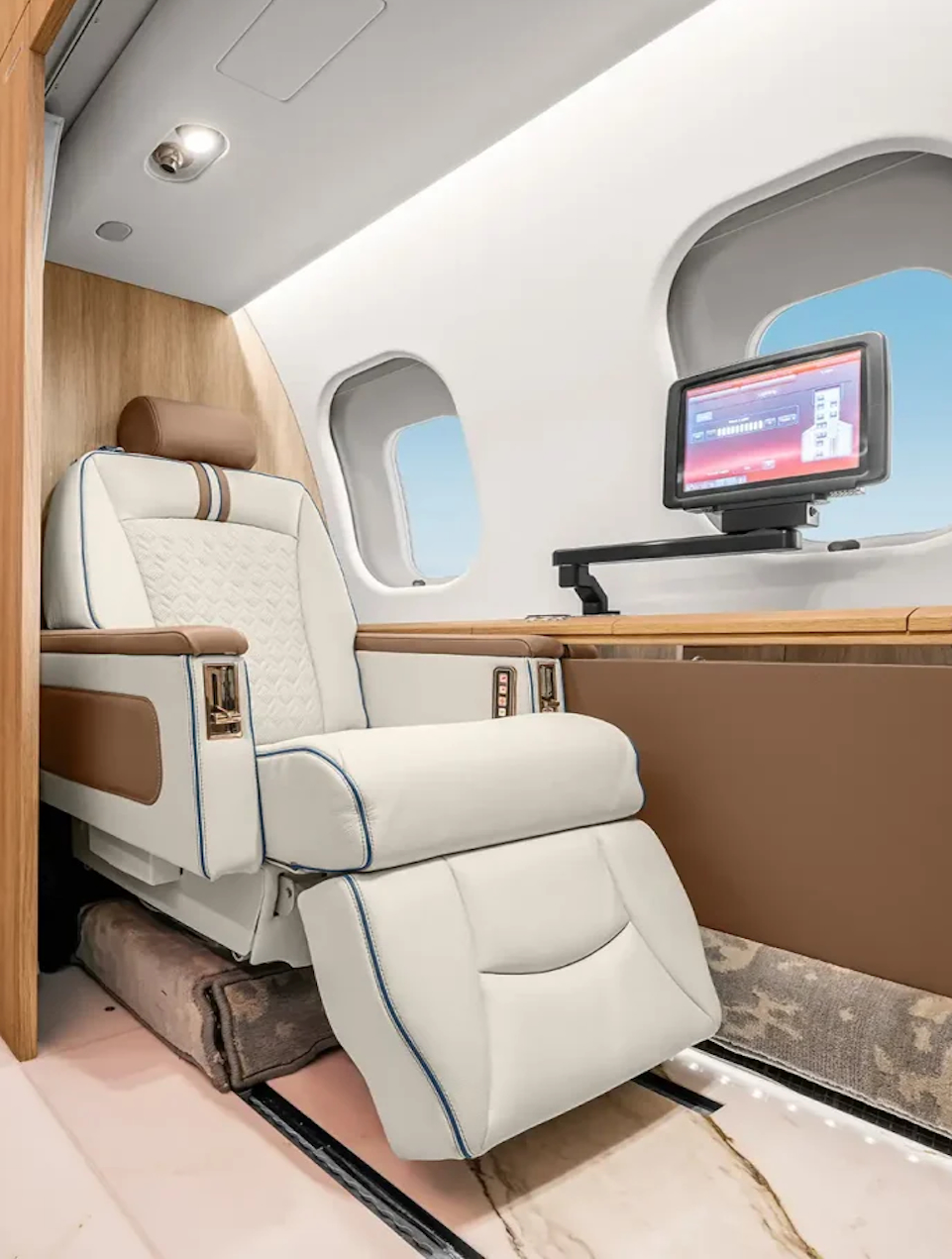 Seat with lightweight marble floor